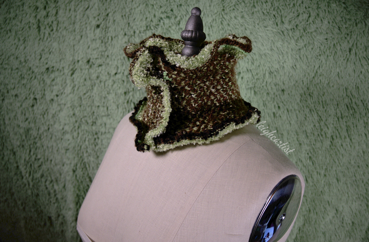 Glittering Green Knit Ruffle Scarf